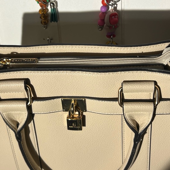 41 Hawthorn Cream Handbag - Picture 11 of 11